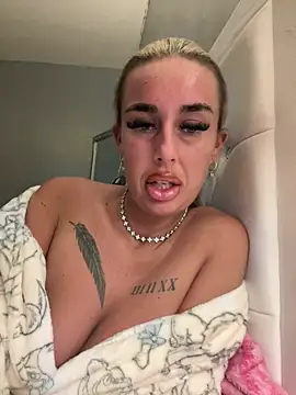 EllieMaeBaby online show from 11/14/25, 09:51