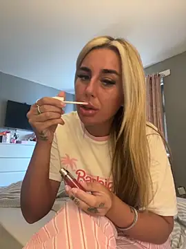 EllieMaeBaby online show from 12/05/25, 01:21