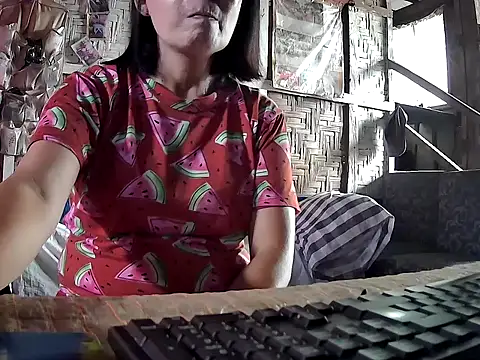 Hotzoey16 online show from 11/29/25, 07:52