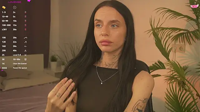 Snapshot of livia_starwars chatting on 09/25/25, 09:43 livia starwars online show from 09/25/25, 09:43