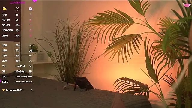 Snapshot of livia_starwars chatting on 10/13/25, 09:38 livia starwars online show from 10/13/25, 09:38