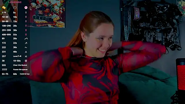 Snapshot of the_high_priestess chatting on 06/05/26, 06:52 the high priestess online show from 06/05/26, 06:52