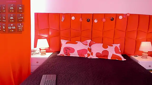 Fire Fairy  online show from 10/31/25, 02:35