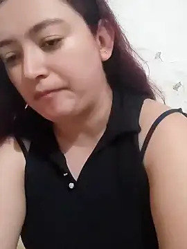 Snapshot of Anaa_Rose chatting on 12/14/25, 01:28 Anaa Rose online show from 12/14/25, 01:28