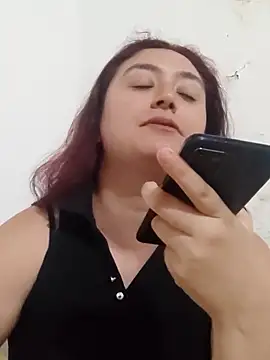 Snapshot of Anaa_Rose chatting on 12/13/25, 08:04 Anaa Rose online show from 12/13/25, 08:04