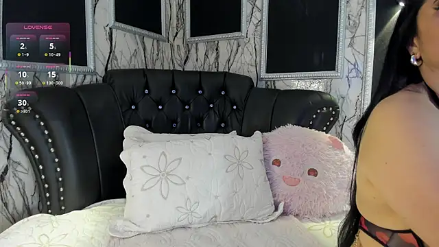 adelinemoretti online show from 01/05/26, 07:28