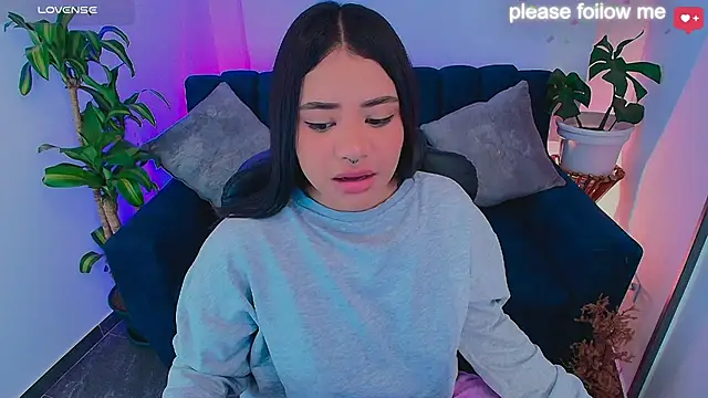 nicemiiaa7  online show from 03/23/26, 12:16