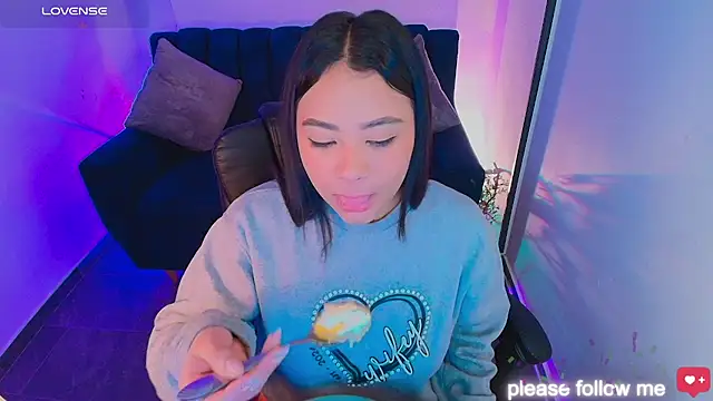 nicemiiaa7  online show from 03/04/26, 12:13