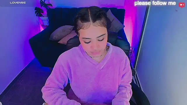 nicemiiaa7  online show from 03/11/26, 12:54