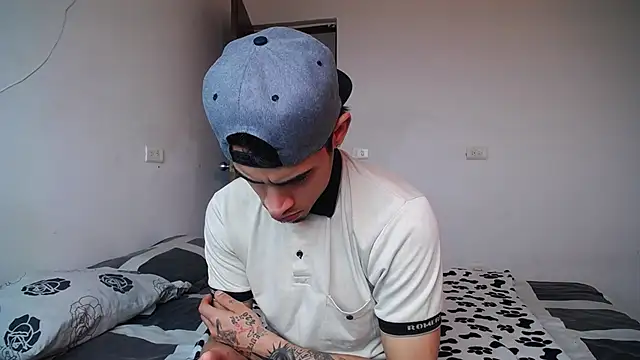 Candy Grey28 online show from 10/12/25, 01:01