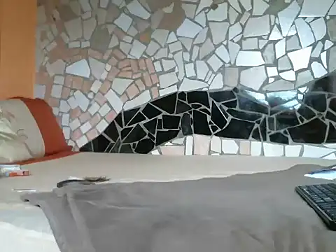 Pretty miss devilxxx35 online show from 04/09/26, 12:44