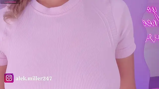 aleksandramiller  online show from 09/15/25, 12:38