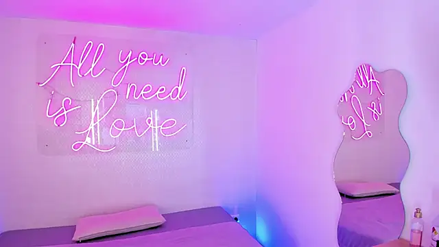 aleksandramiller  online show from 11/25/25, 04:46