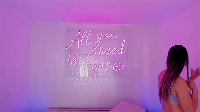 aleksandramiller  online show from 05/08/26, 01:15