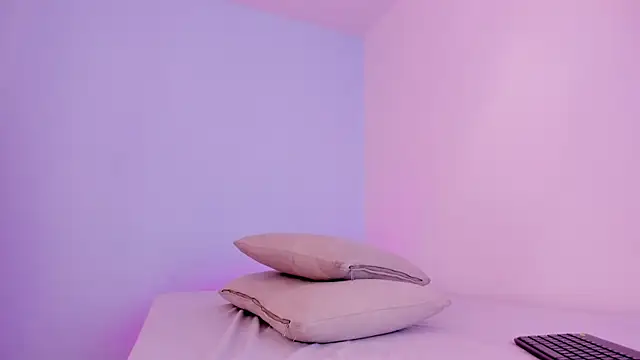 aleksandramiller  online show from 07/08/26, 01:23