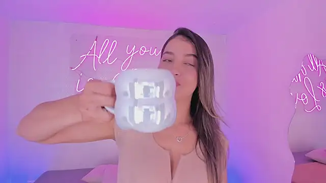 aleksandramiller  online show from 04/07/26, 12:40