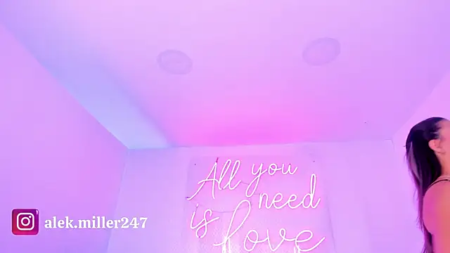 aleksandramiller  online show from 12/03/25, 04:28