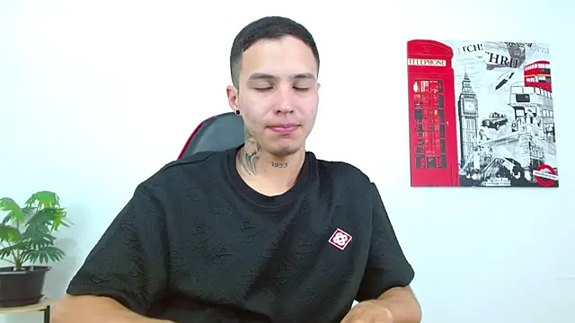 Cumandres18 online show from 05/15/26, 02:48