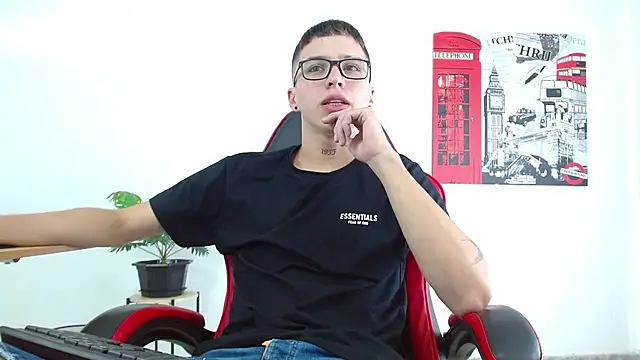 Cumandres18 online show from 10/06/25, 02:07