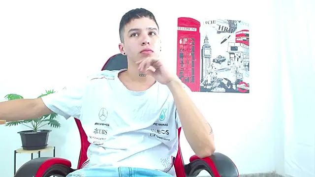 Cumandres18 online show from 10/01/25, 01:48