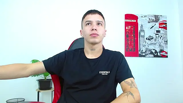 Cumandres18 online show from 12/02/25, 02:19