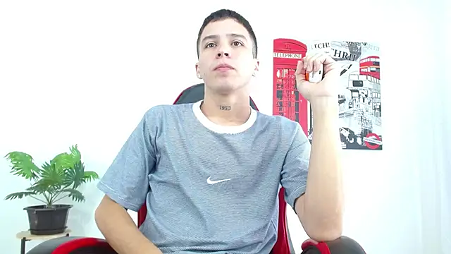 Cumandres18 online show from 10/31/25, 02:02