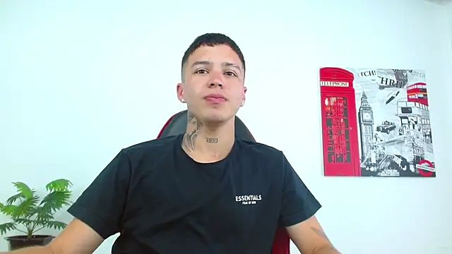 Cumandres18 online show from 04/06/26, 02:29