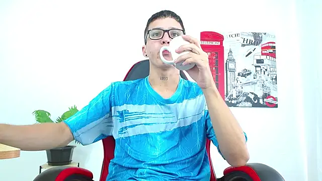 Cumandres18 online show from 09/24/25, 02:01