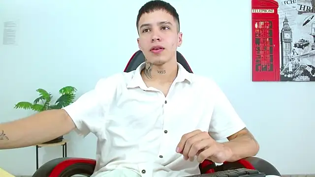 Cumandres18 online show from 03/16/26, 02:43