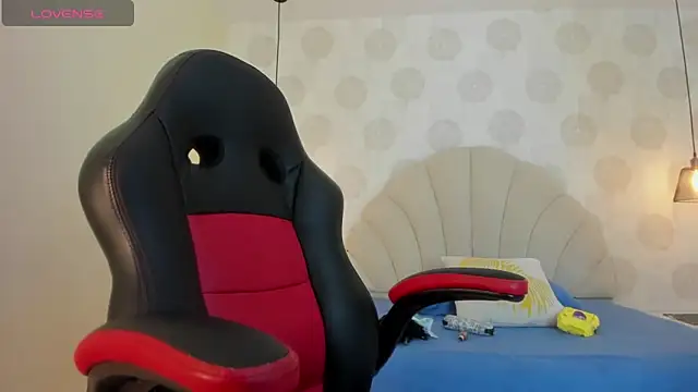 GIANAMILLER6 online show from 11/26/25, 12:27