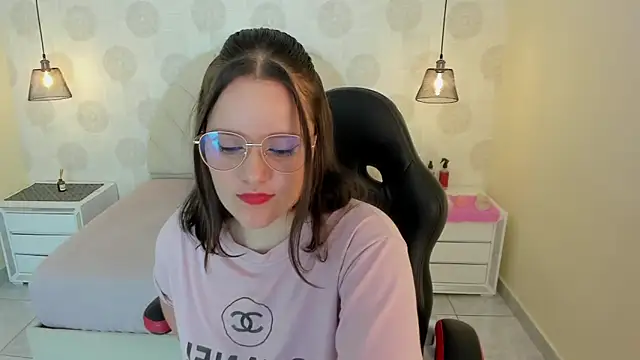 GIANAMILLER6 online show from 11/04/25, 12:20