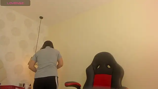 GIANAMILLER6 online show from 11/05/25, 12:08