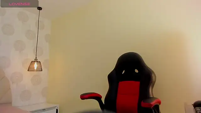 GIANAMILLER6 online show from 11/16/25, 12:10