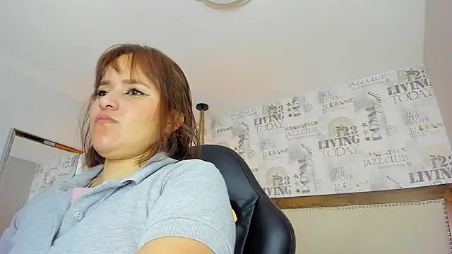 Snapshot of GIANAMILLER6 chatting on 06/17/26, 12:15 GIANAMILLER6 online show from 06/17/26, 12:15