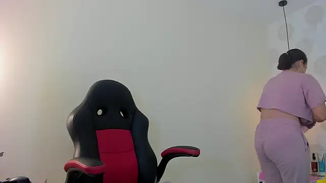 GIANAMILLER6 online show from 09/15/25, 12:16