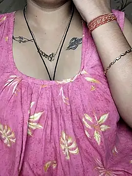 Shiny HOT01 online show from 10/25/25, 05:50