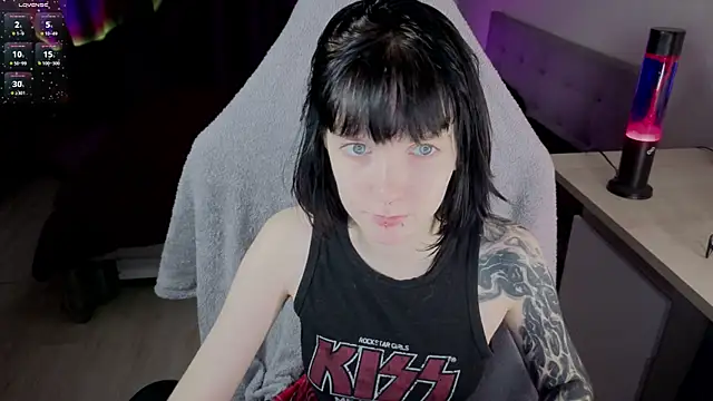 HazelTompson online show from 03/01/26, 10:37