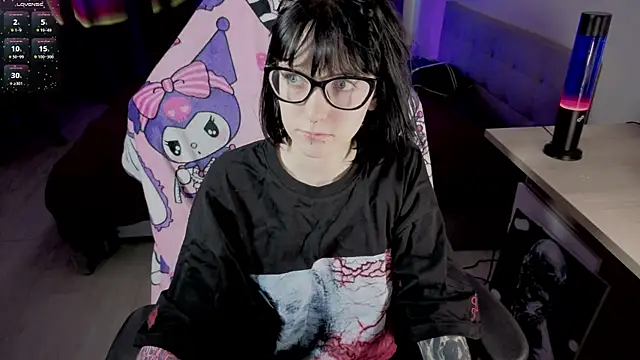 HazelTompson online show from 03/04/26, 12:02