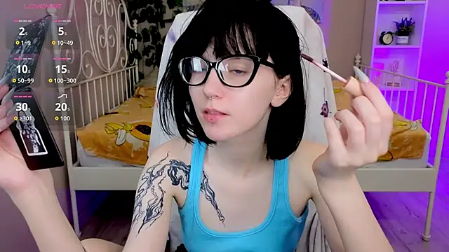 Snapshot of HazelTompson chatting on 09/14/25, 03:34 HazelTompson online show from 09/14/25, 03:34