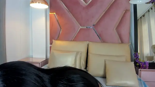 YallianaBrooks online show from 02/02/26, 08:19