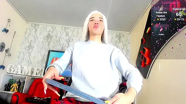 Madison Mujica online show from 10/25/25, 11:09