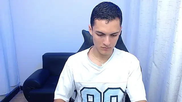 Matiius18 online show from 02/26/26, 01:44