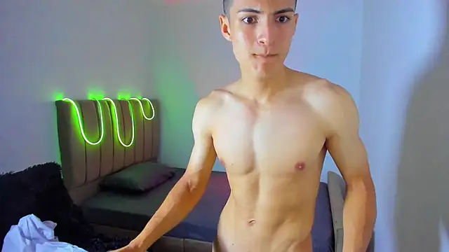 Snapshot of Matiius18 chatting on 06/24/26, 02:26 Matiius18 online show from 06/24/26, 02:26