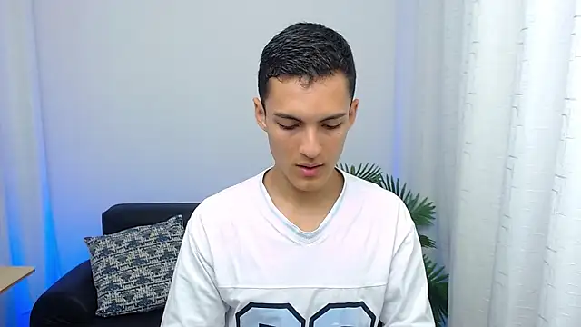 Snapshot of Matiius18 chatting on 10/03/25, 02:40 Matiius18 online show from 10/03/25, 02:40