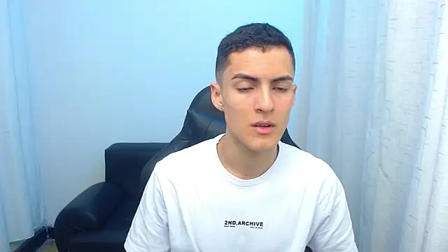 Matiius18 online show from 03/25/26, 01:43