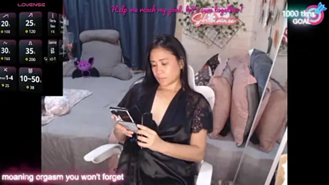 Shiawase1125 online show from 10/25/25, 02:00