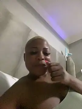 BQueen223 online show from 12/18/25, 07:07