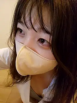 Snapshot of Sakura-japanese- chatting on 10/14/25, 04:40 Sakura-japanese- online show from 10/14/25, 04:40