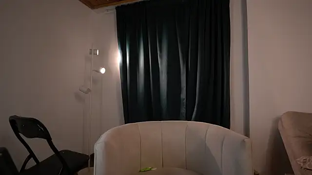 Auralea online show from 05/17/26, 05:07