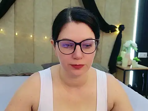 Snapshot of Nina_Stane chatting on 10/16/25, 05:49 Nina Stane online show from 10/16/25, 05:49